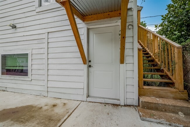 Building Photo - 1511 Scharpe St Unit 4 Rental