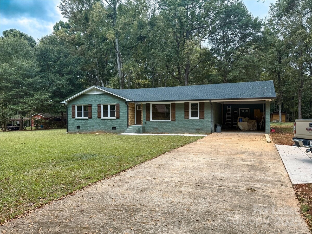 Photo - 1895 Forest Lake Dr