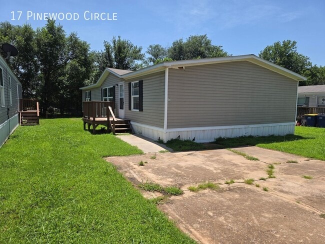 Photo - 17 Pinewood Cir
