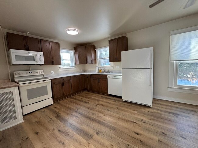 Photo - 428.5 Ideal St