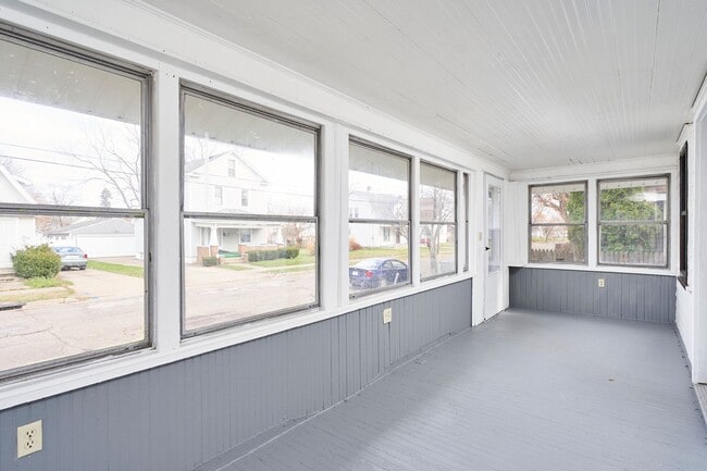Photo - Beautifully remodeled 3 bed 1 bath colonial in East Akron !