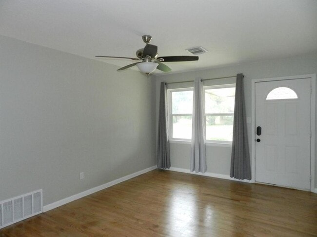 Photo - 6411 NW Compass Dr