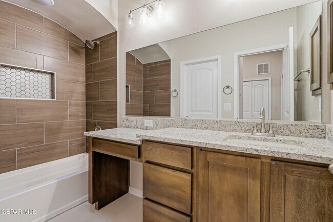 Photo - 916 Keenland Ave