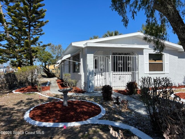 Photo - 360 Pomolo St