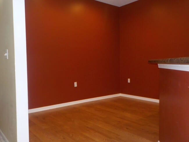 Photo - 125 E 7th St