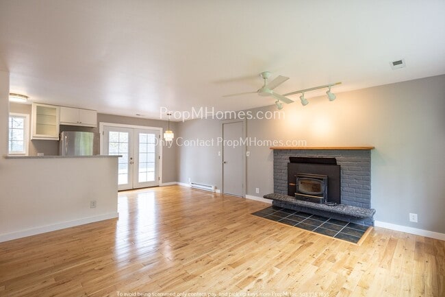 Photo - Charming Three Bedroom Awaits in West Linn!