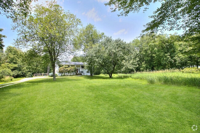 Building Photo - 287 Greens Farms Rd Rental