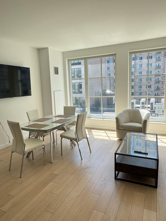 Photo - 682 11th Ave Unit ID1461695P