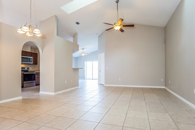 Photo - 142 Woodbury Pines Cir