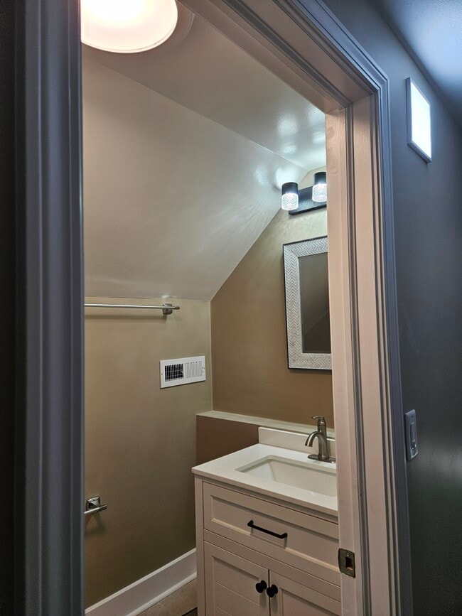 Photo - 2733 Indian Boundary Rd