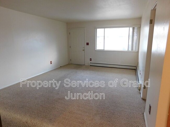 Photo - 2855 Elm Cir Unit 35