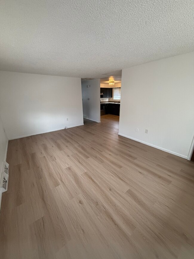 Building Photo - 755 Gardenia St