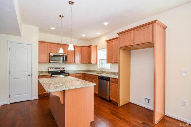 Photo - 1024 Forest Edge Dr