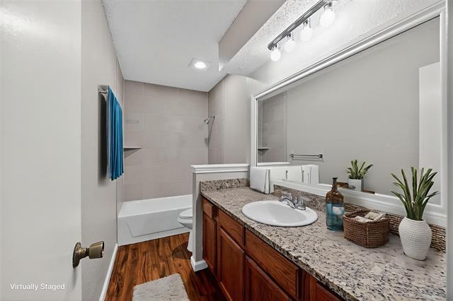 Photo - 2724 Countryside Ln