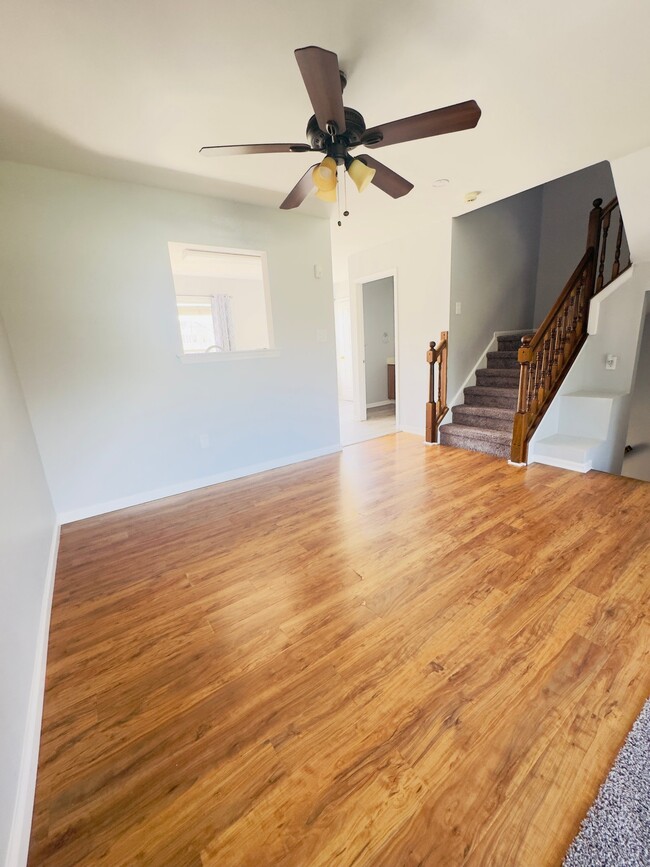 Photo - 50 Versailles Ct