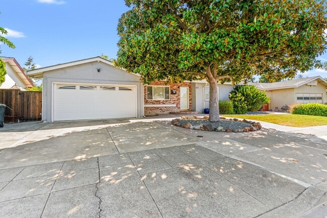 Building Photo - 8525 Bandon Dr