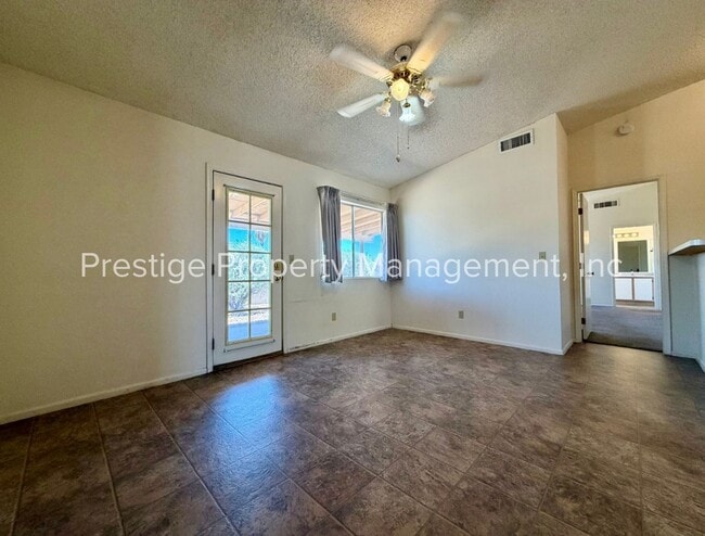 Photo - 3/2 Beautiful Rita Ranch Home With Open Design!!!