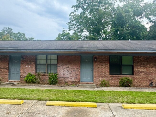 Building Photo - Renovated 1 Bedroom 1 Bath in Chipley Fl Rental