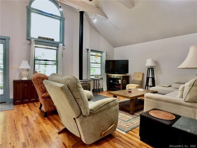 Building Photo - 5 Reservoir St Unit A