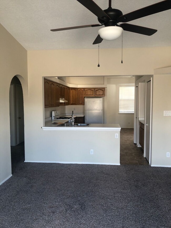 2621 Sandia Loop NE