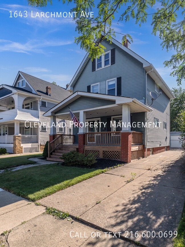 Photo - 1643 Larchmont Ave