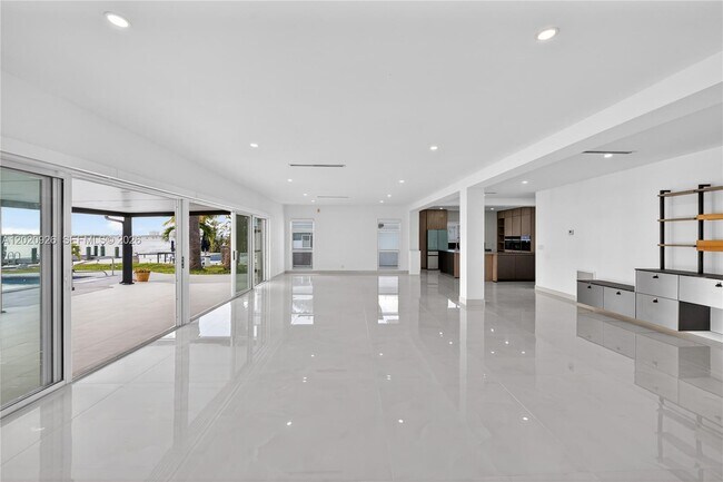 Photo - 1101 S Shore Dr