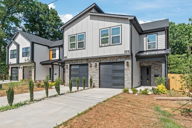 New Construction 3 Bedroom Townhome - New Construction 3 Bedroom Townhome