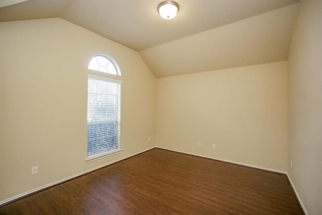 Photo - 2910 Fair Chase Dr