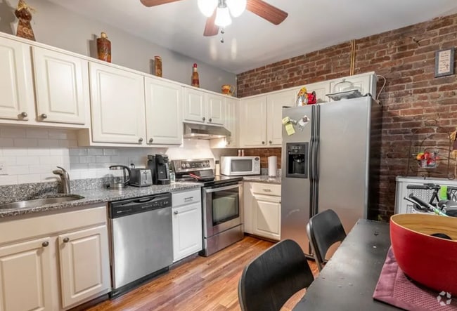 Building Photo - 1404 Commonwealth Ave Unit 5 Rental