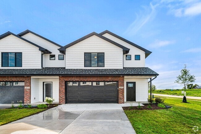 Building Photo - New Two Story Townhome!