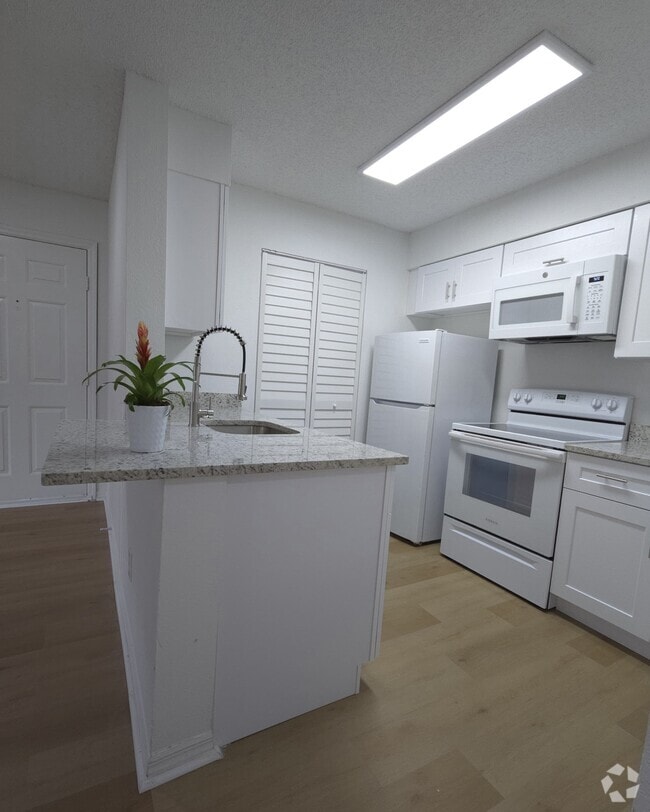 Building Photo - 1063 S Hiawassee Rd Rental