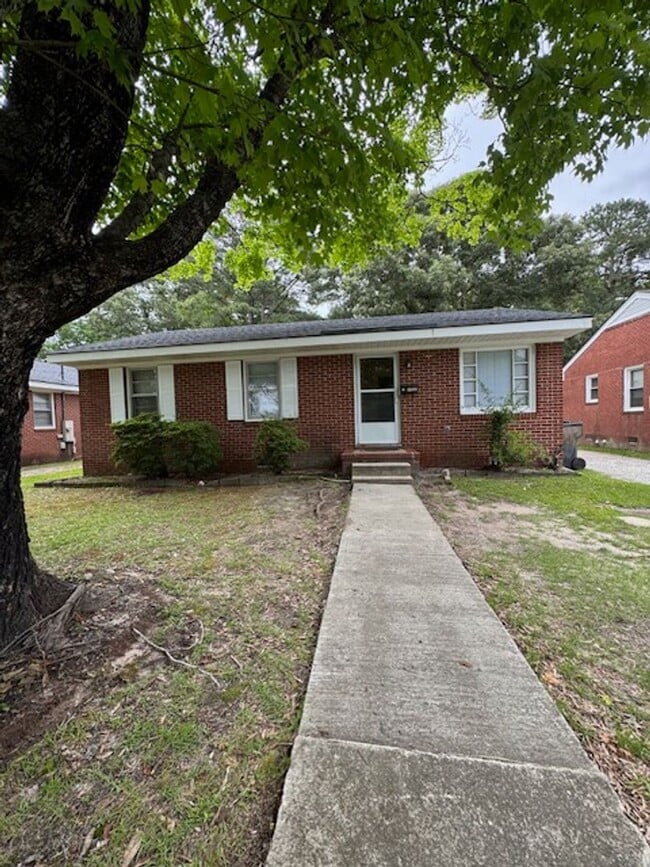 Building Photo - 908 N Audubon Ave