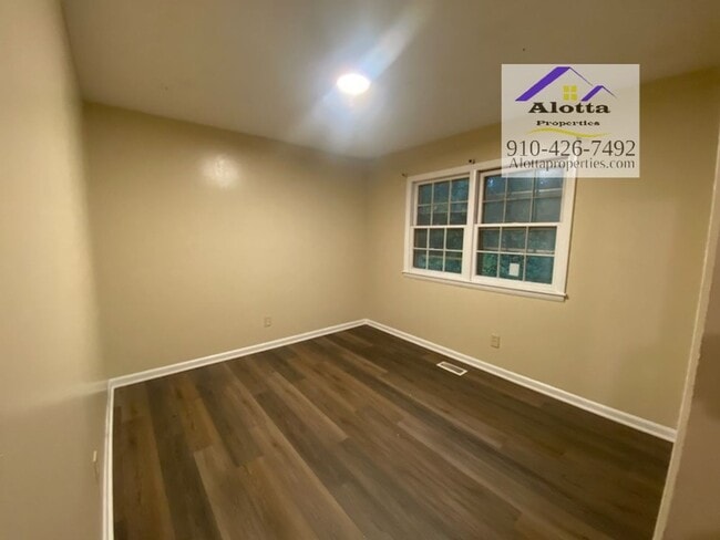 Photo - 733 Goodyear Dr