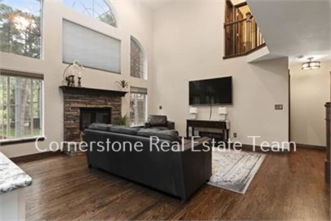 Photo - 355 Paisley Dr