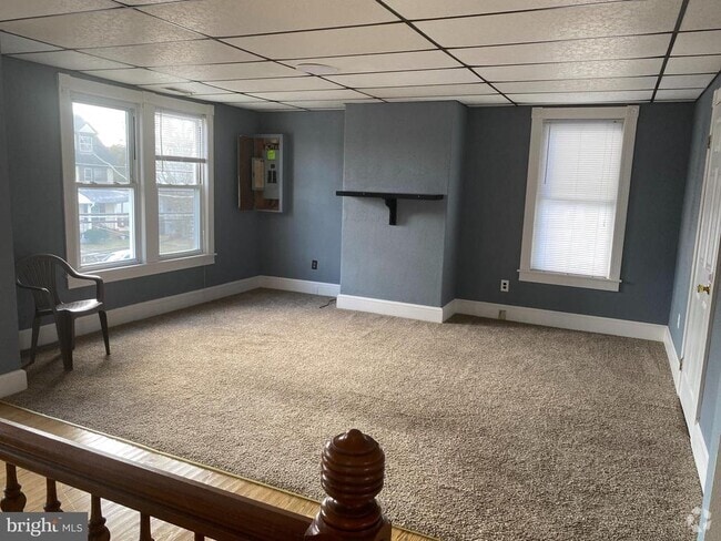 Building Photo - 204 W Main St Rental