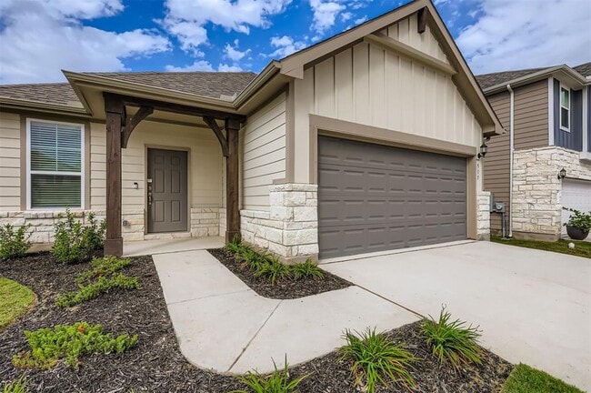 Photo - 517 Madelines Mdw Ln