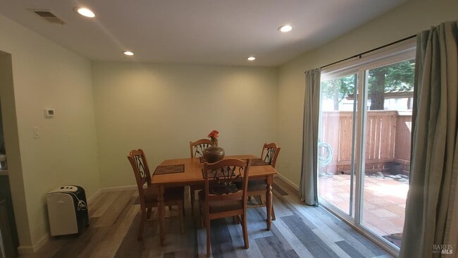 Photo - 2315 Cross Ave