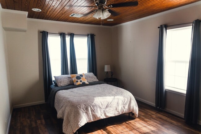 Photo - 125 East St