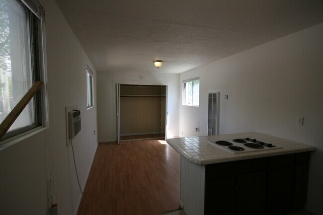 Photo - 725 S 900 W Unidad Studio