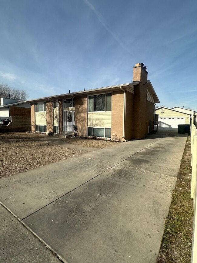 Photo - 1416 Harris Ave Unit 1416 W Harris Avenue  2