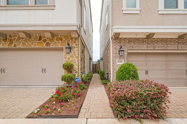 Photo - 8324 Hillendahl Blvd