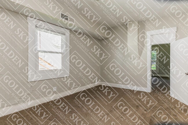 Photo - 415 W 9th St