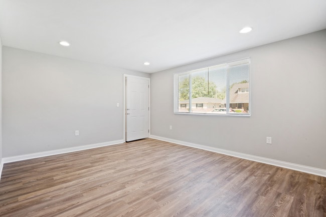 Photo - 135 Walnut St Unit D