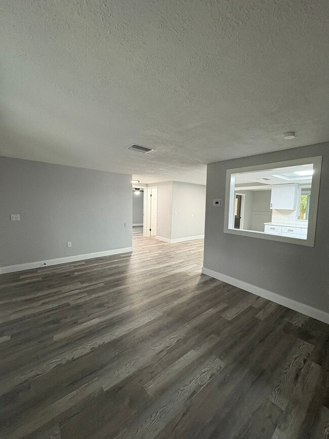 Photo - Fully Remodeled 3bed/2bath Home with Bonus Room & Modern Upgrades