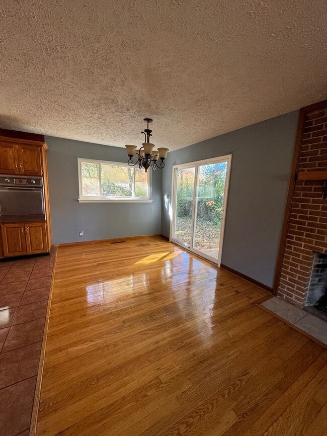 Photo - 3 Bed 1 Bath 1 Carport PRE-LEASING