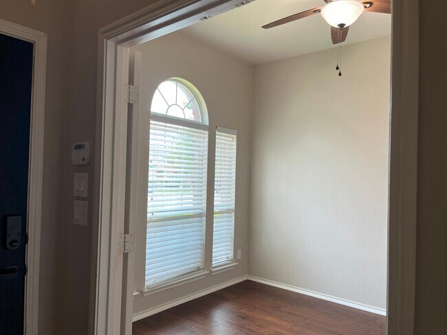 Photo - 9424 Woodhurst Dr