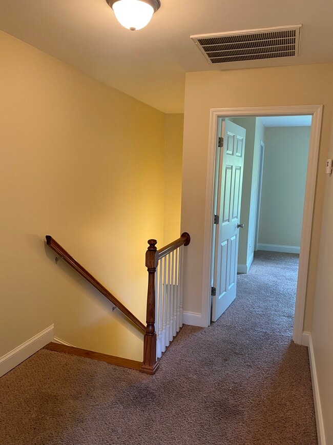 Photo - 1700 New Castle Dr NE