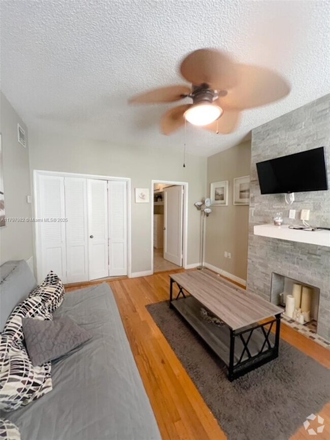 Building Photo - 750 Euclid Ave Unit 6 Rental