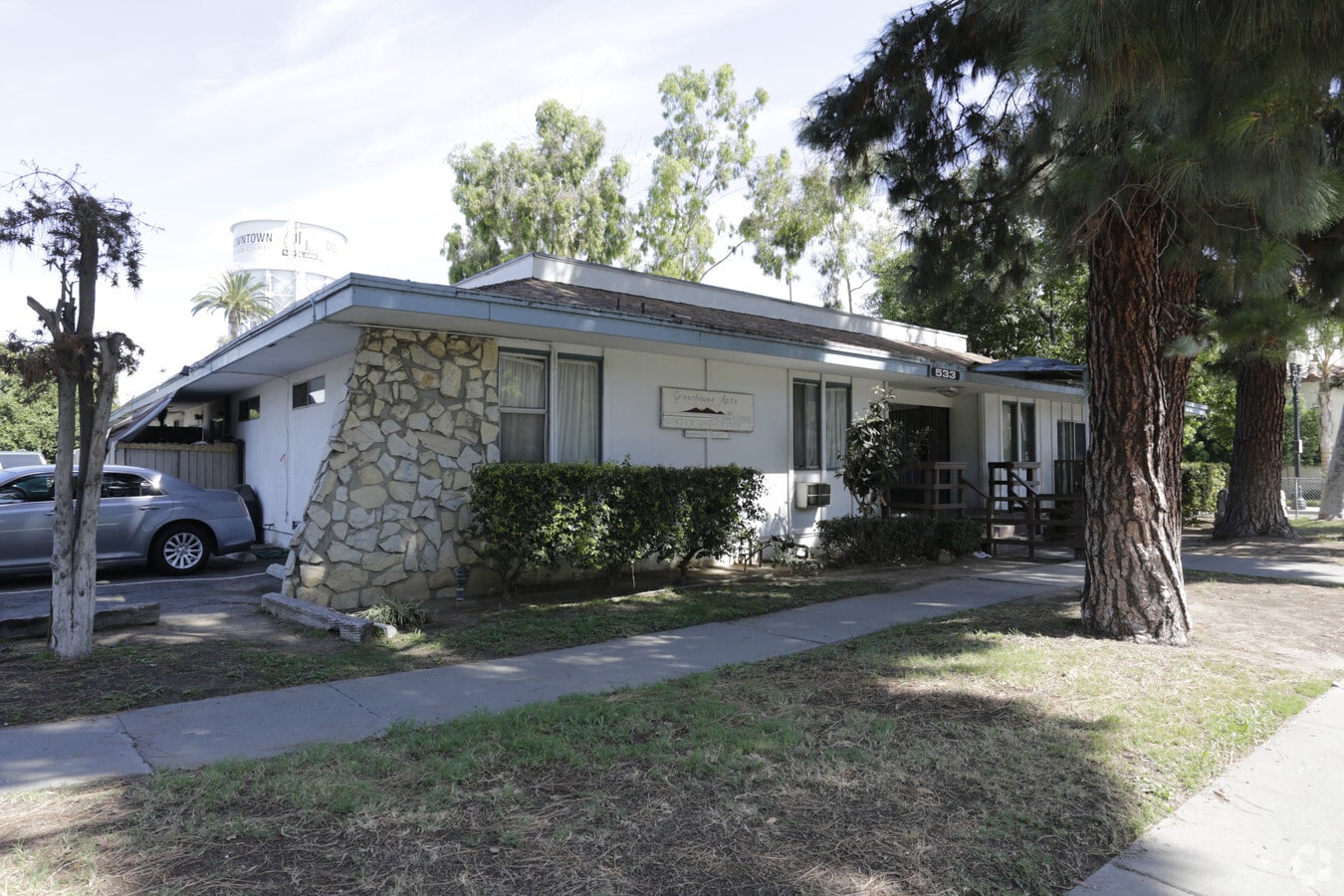 Greenhouse Apartments - Greenhouse Apartments