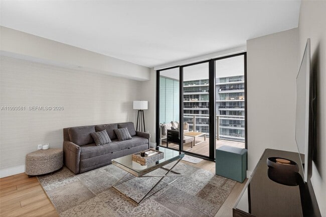 Photo - 1010 Brickell Ave Unidad 2611